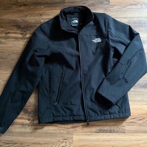 The North Face Men's Black Lightweight Softshell Jacket